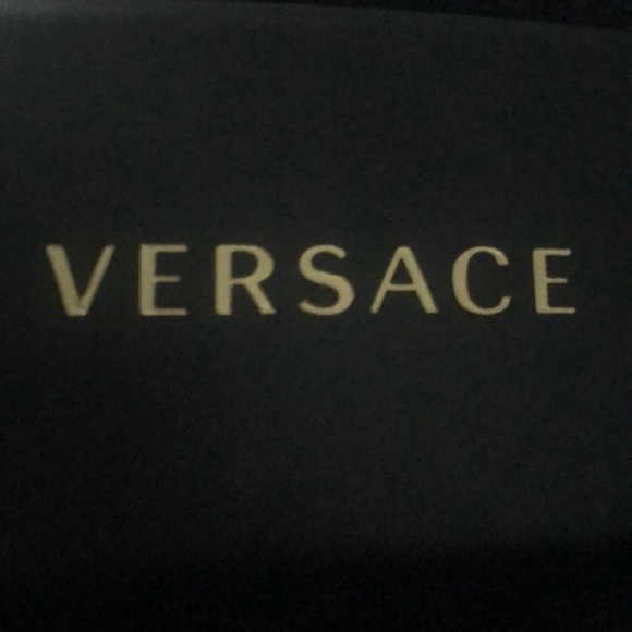 Meet your Posher, Monica - Picture 1 of 1